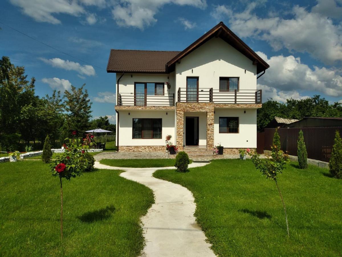 Pensiunea Casa Nusa บายาเดเฟียร์ ภายนอก รูปภาพ