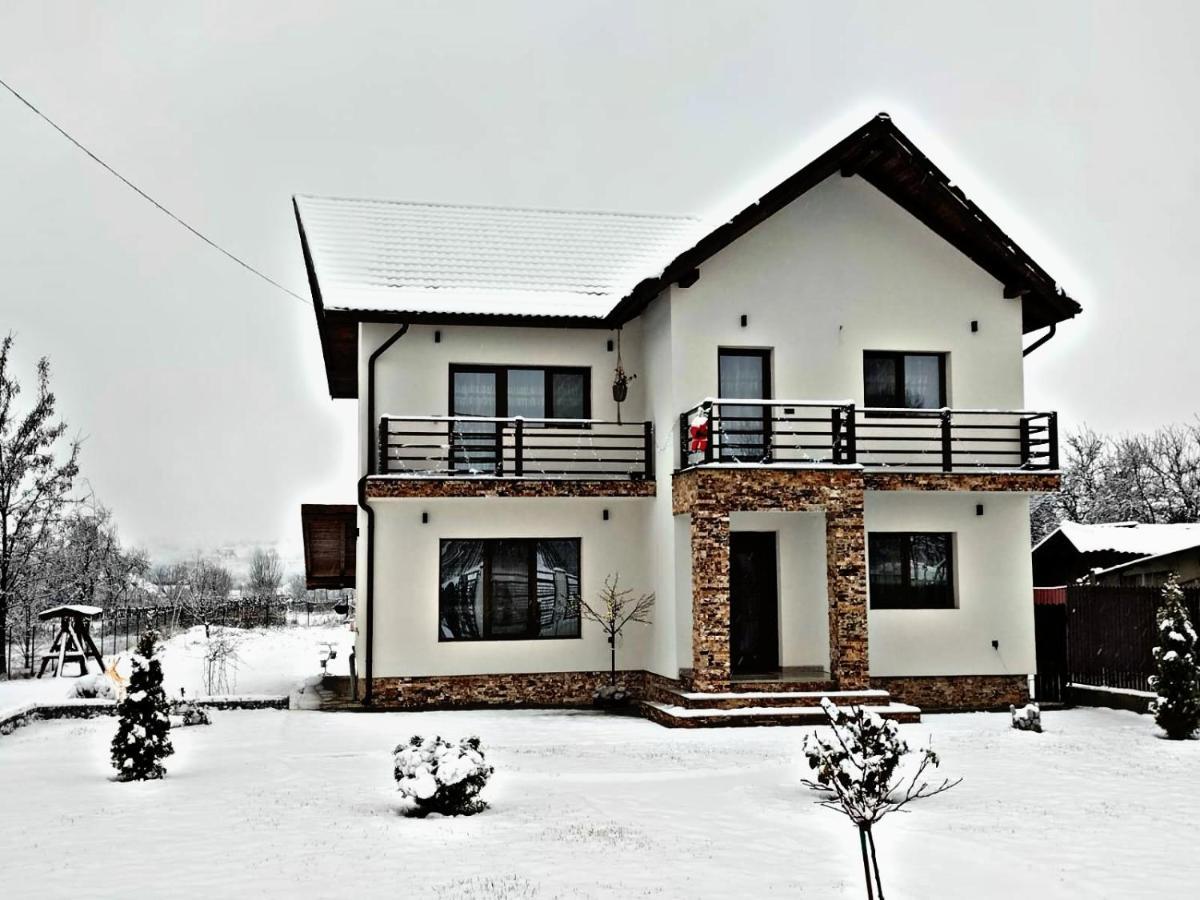 Pensiunea Casa Nusa บายาเดเฟียร์ ภายนอก รูปภาพ